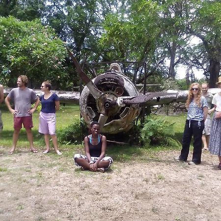 Dolphin View Beach Hotel Ndoma Bagian luar foto