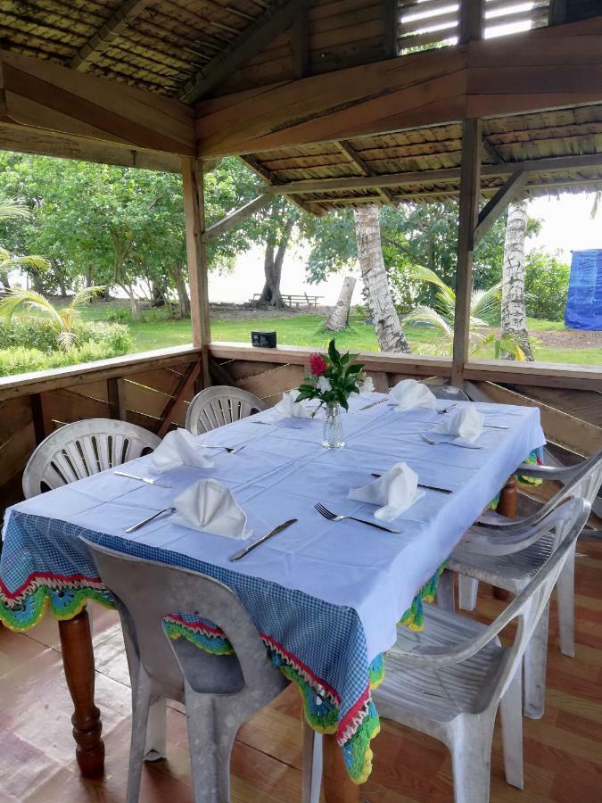 Dolphin View Beach Hotel Ndoma Bagian luar foto